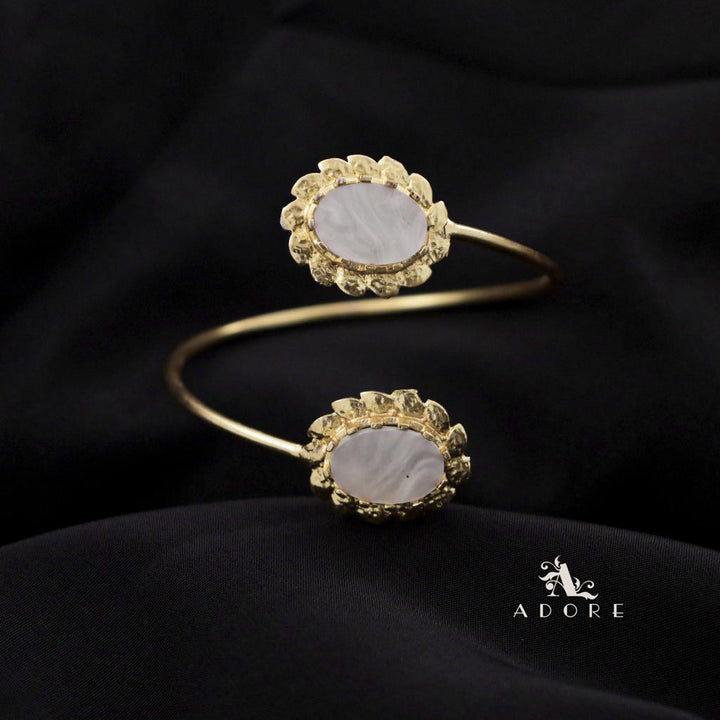 Cara Golden Claw Oval MOP Bangle