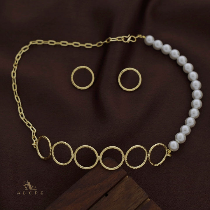 Golden Circle Pearl Choker With Earring