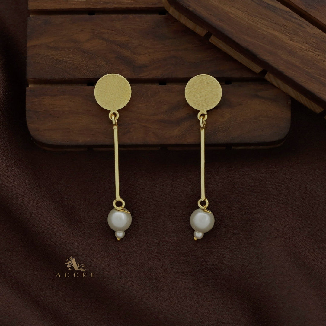 Coin Sticky Pearl Earring