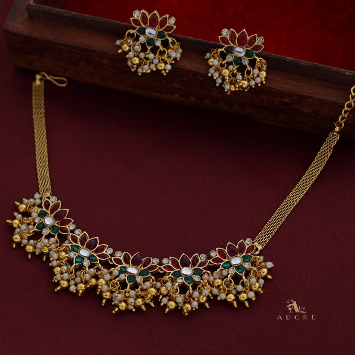 Dhala Padma Short Neckpiece With Earring