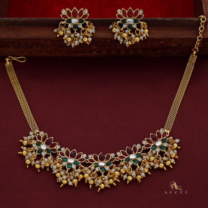 Dhala Padma Short Neckpiece With Earring