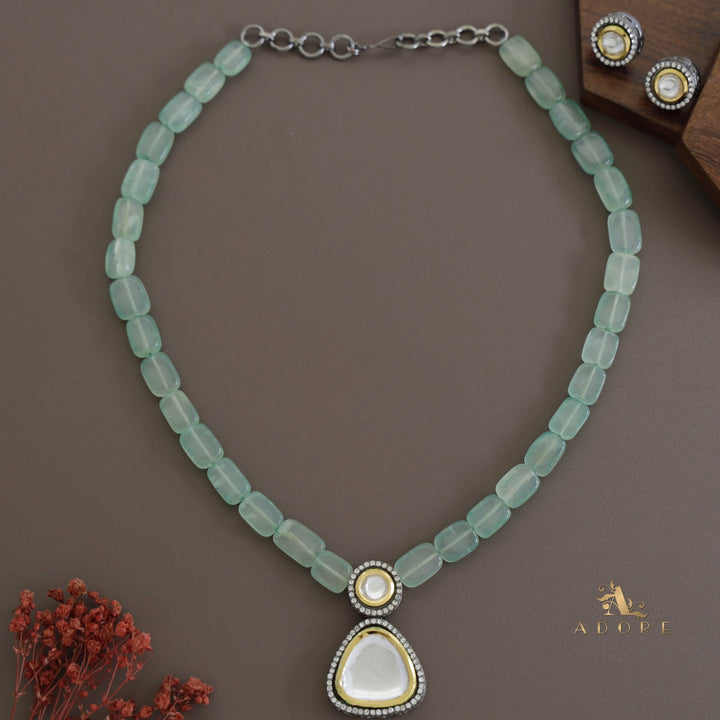 Lavanika  kundan Neckpiece With Stud