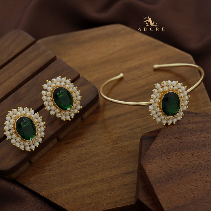 Glossy Halina Pearl Bracelet With Earring