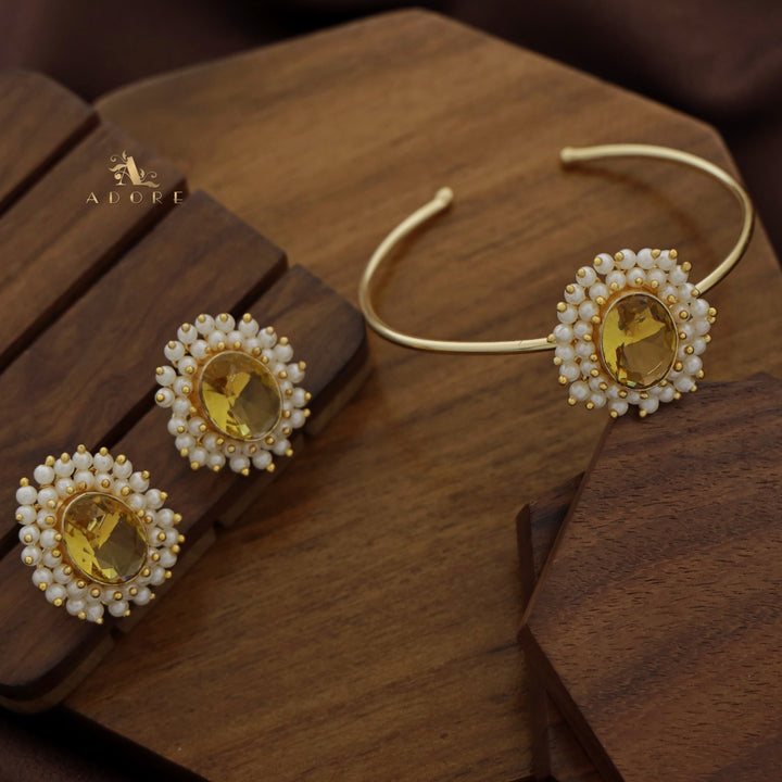 Glossy Halina Pearl Bracelet With Earring