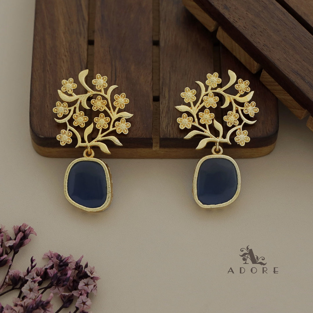 Brizna Golden Cluster Flower Earring