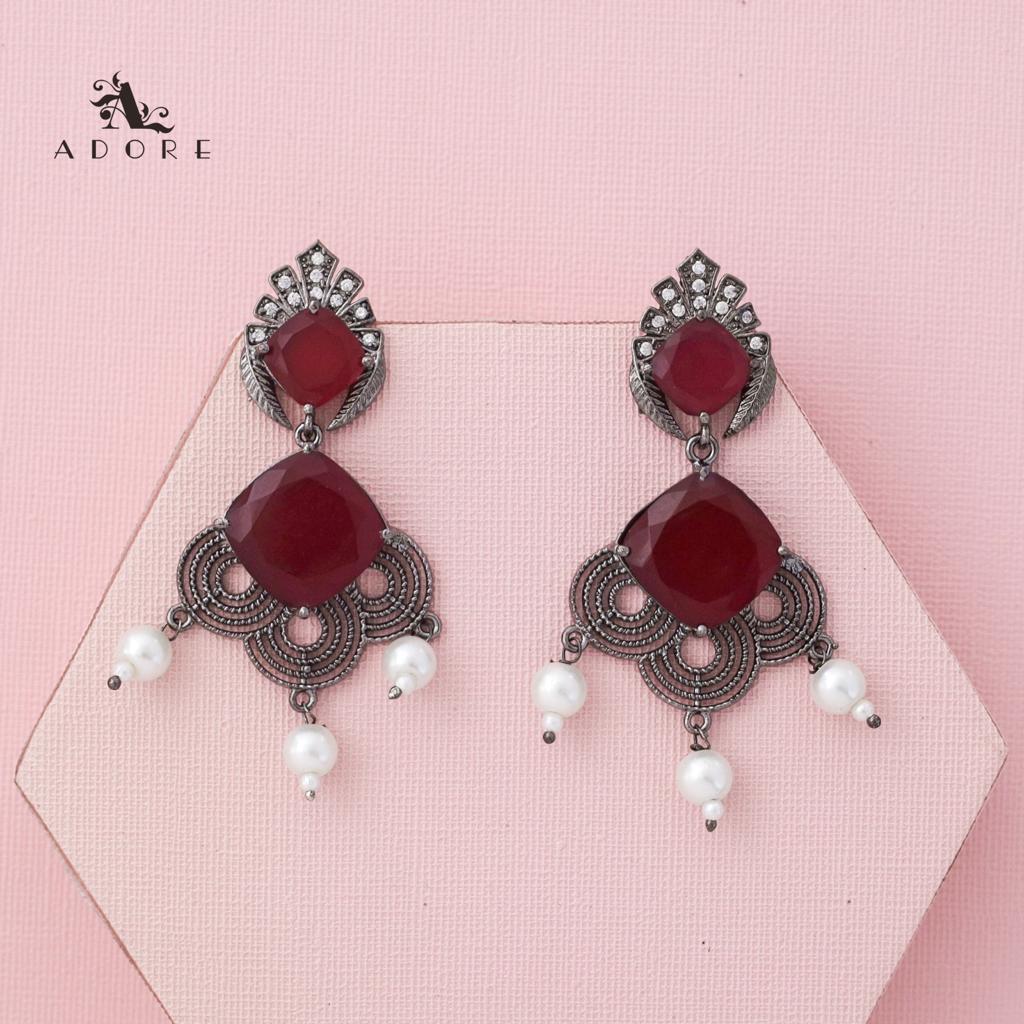 Glossy Alega Pearl Earring