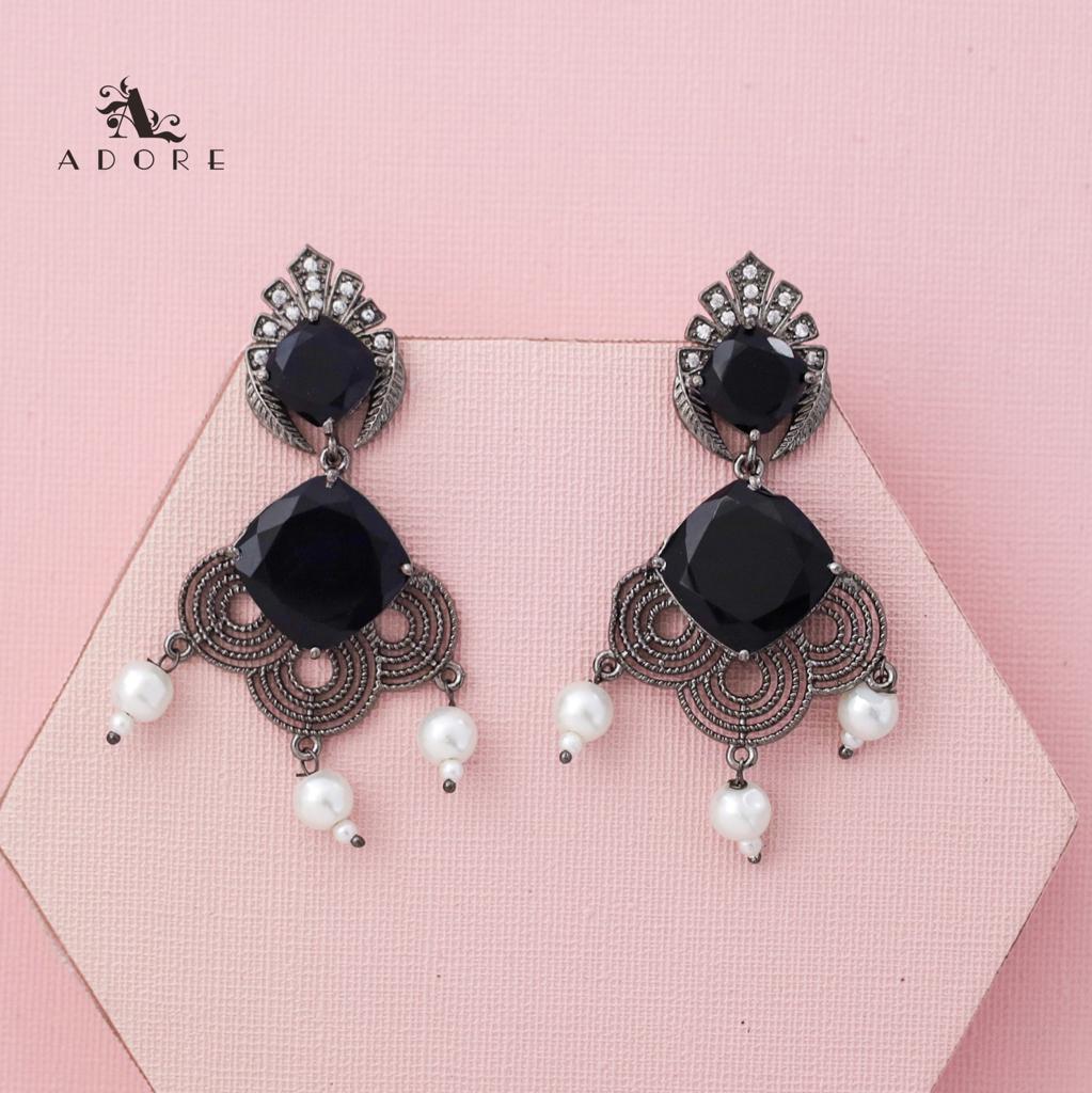 Glossy Alega Pearl Earring