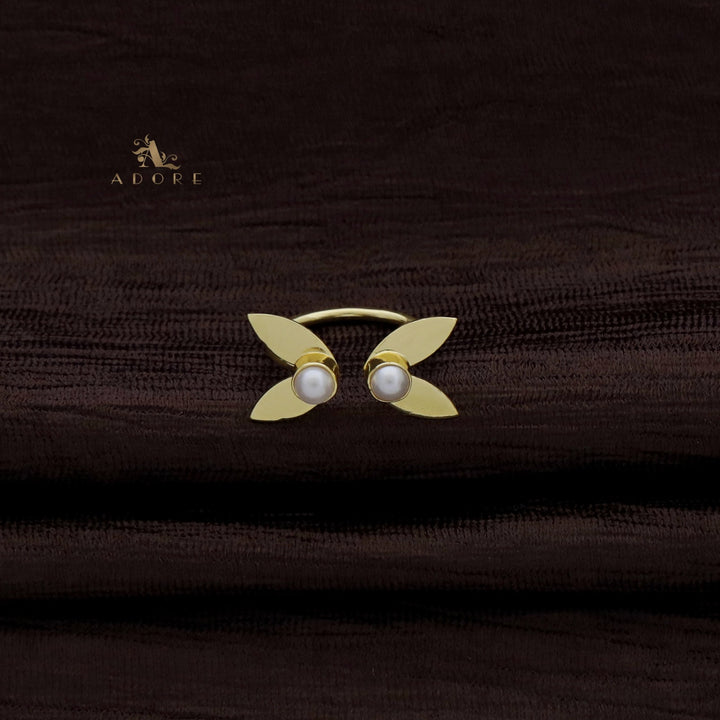 Golden 4 Petal Dual Pearl Ring