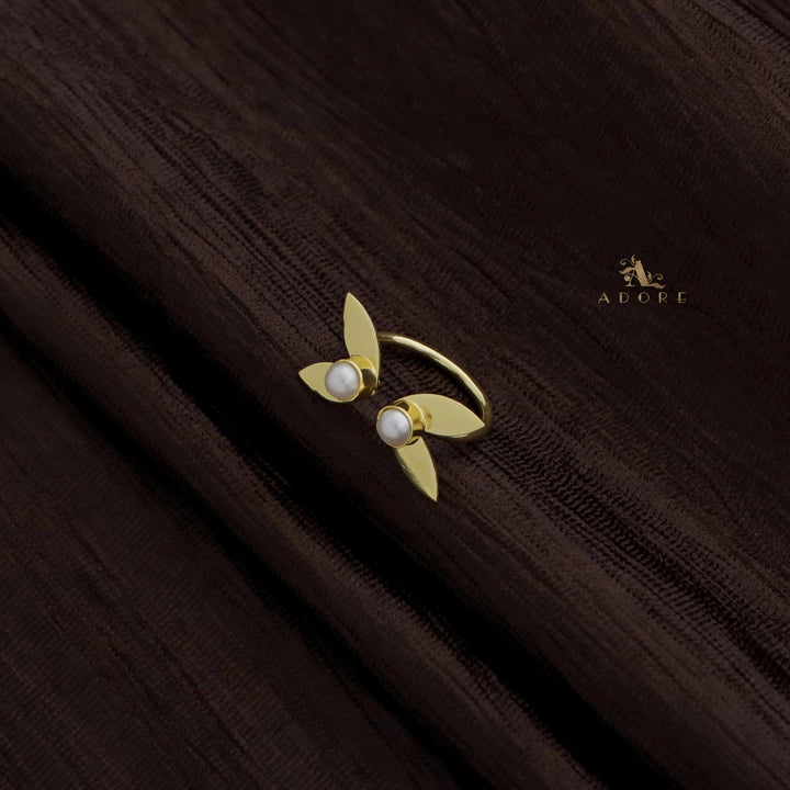 Golden 4 Petal Dual Pearl Ring