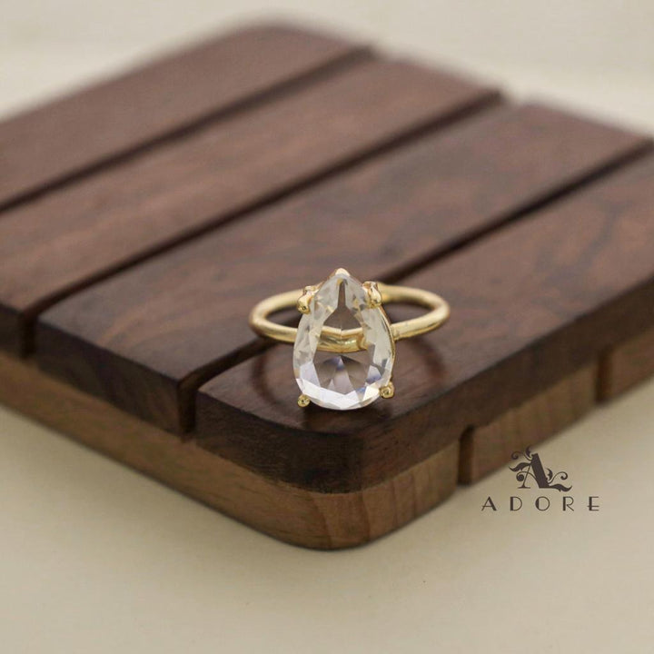 Golden Claw Glossy Drop Ring