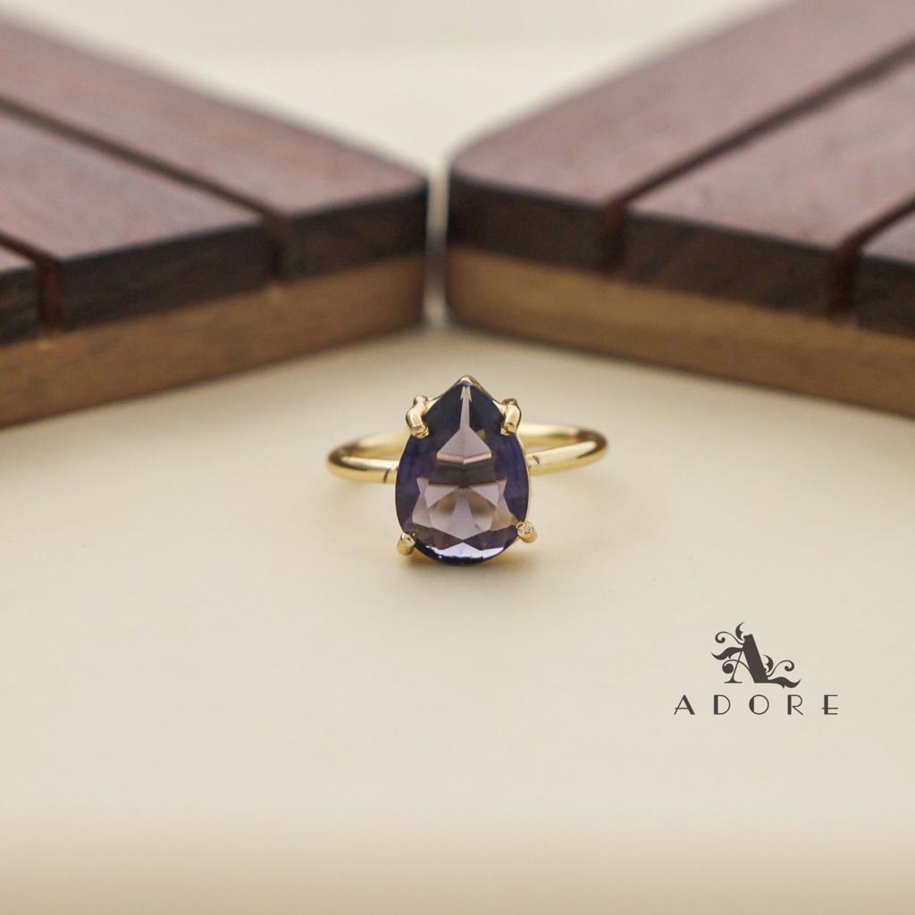 Golden Claw Glossy Drop Ring