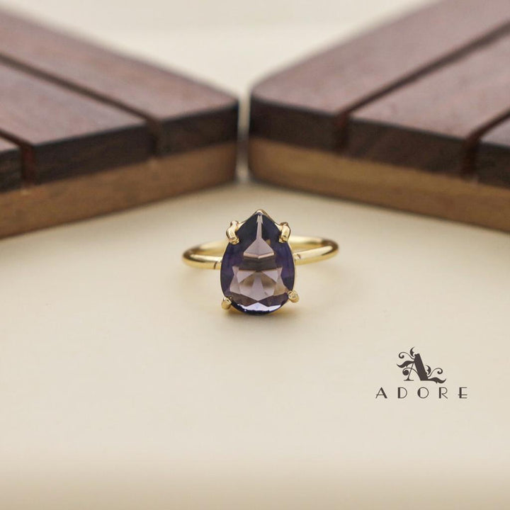 Golden Claw Glossy Drop Ring