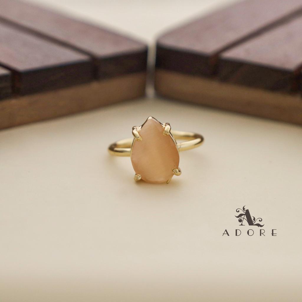 Golden Claw Glossy Drop Ring