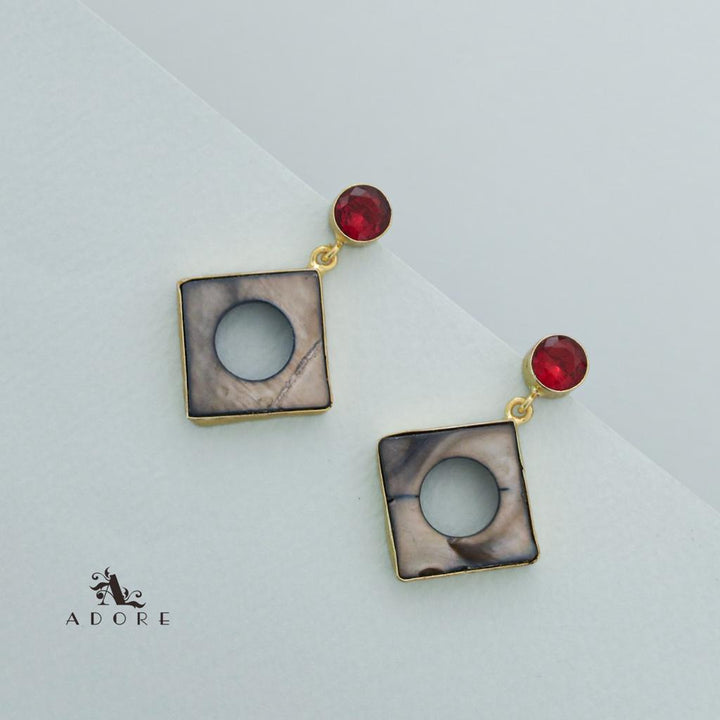 Trikal Round Glossy Diamond Abalone Earring
