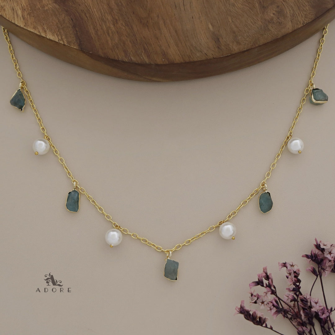 Mawar Raw Stone Pearl Neckpiece