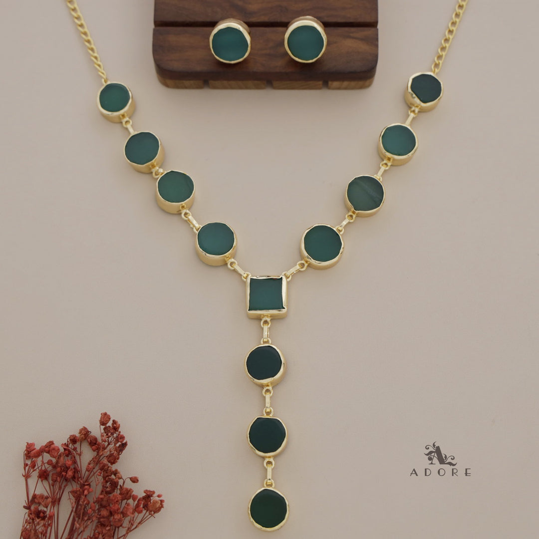 Daita Raw Stone Neckpiece With Stud