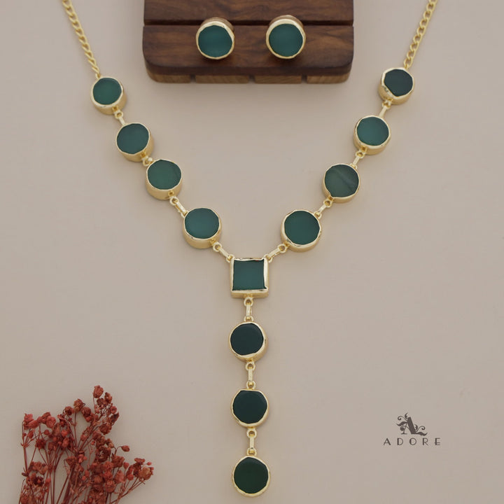 Daita Raw Stone Neckpiece With Stud