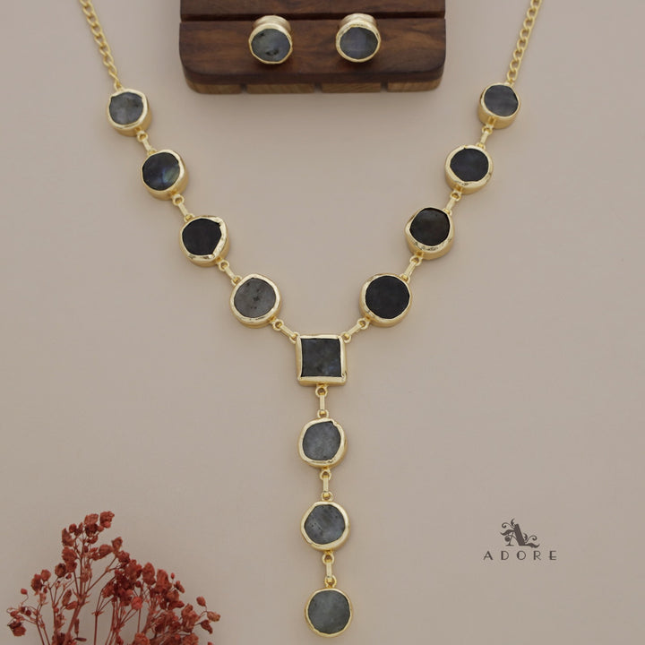 Daita Raw Stone Neckpiece With Stud