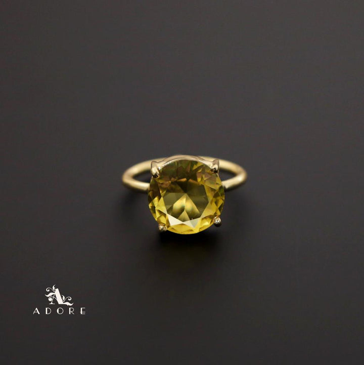 Golden Claw Glossy Round Ring