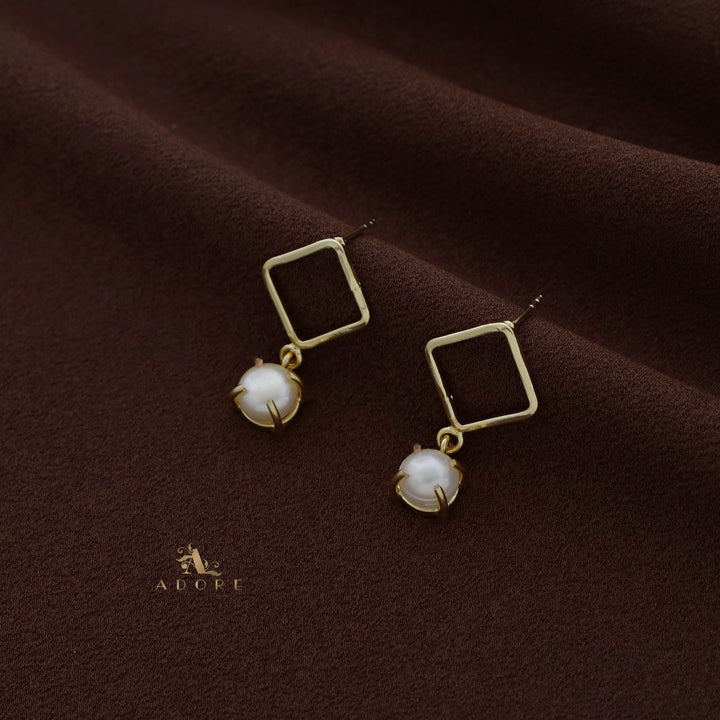 Golden Diamond Claw Pearl Earring