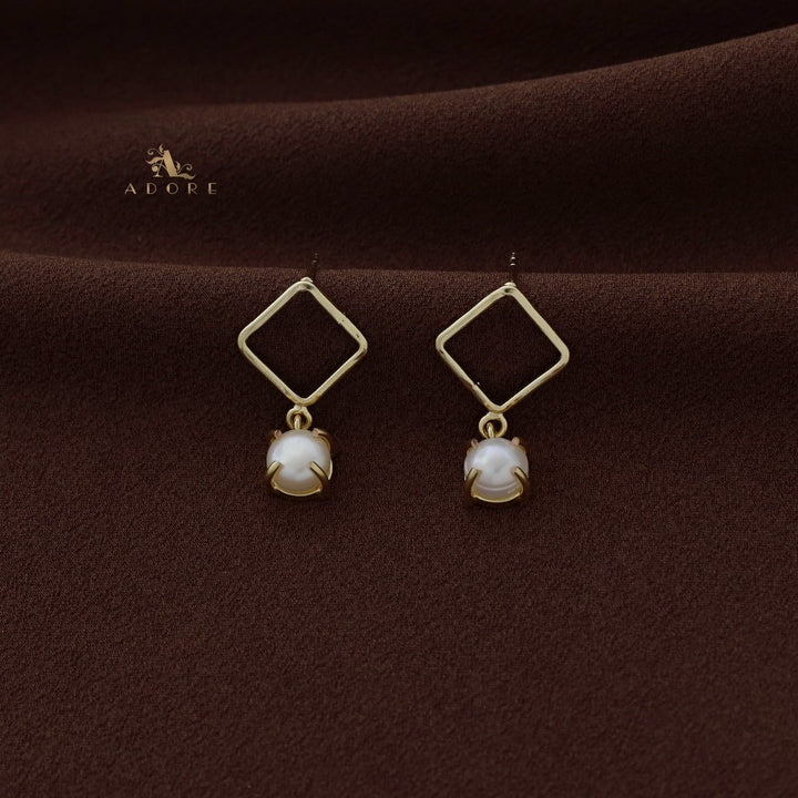 Golden Diamond Claw Pearl Earring