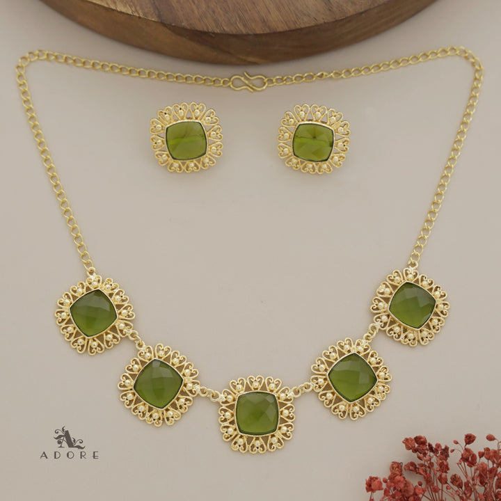 Golden Heart Glossy Square Choker / Short Neckpiece With Earring