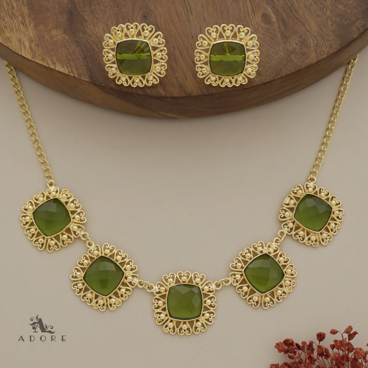 Golden Heart Glossy Square Choker / Short Neckpiece With Earring