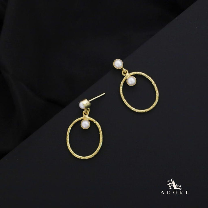 Golden Dual Pearl Textured Oval Earring