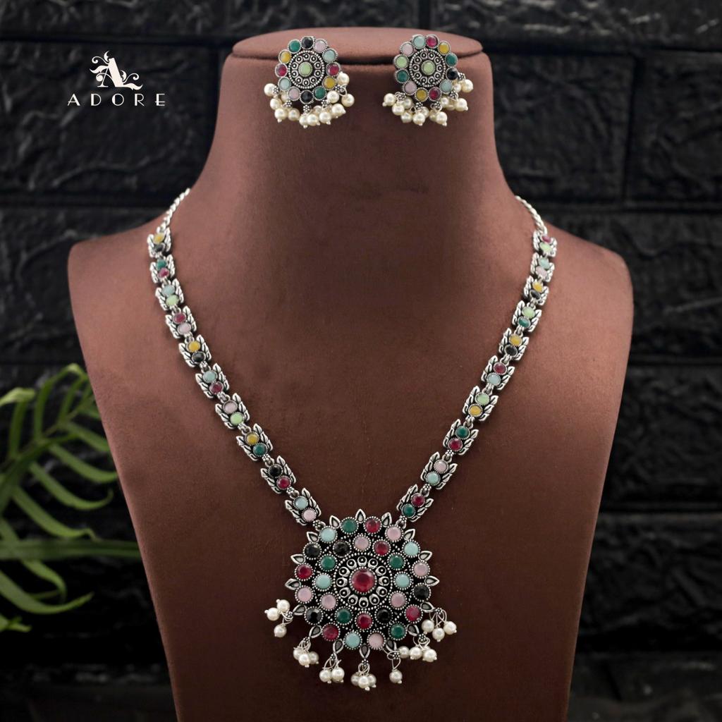 Aarcha Neckpiece With Earring