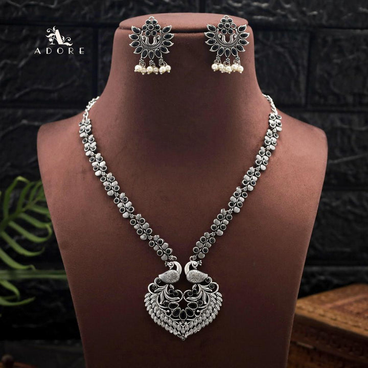 Tharaniya Neckpiece With Earring