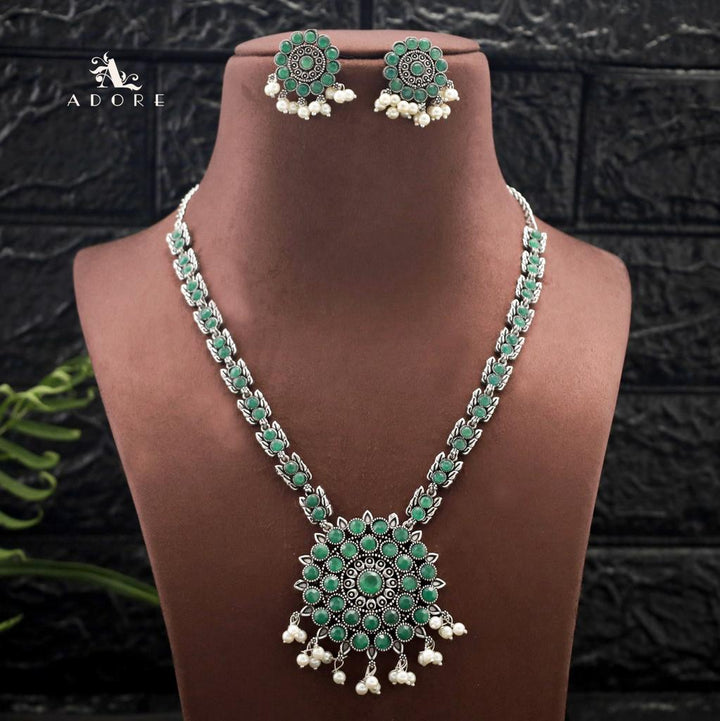 Aarcha Neckpiece With Earring