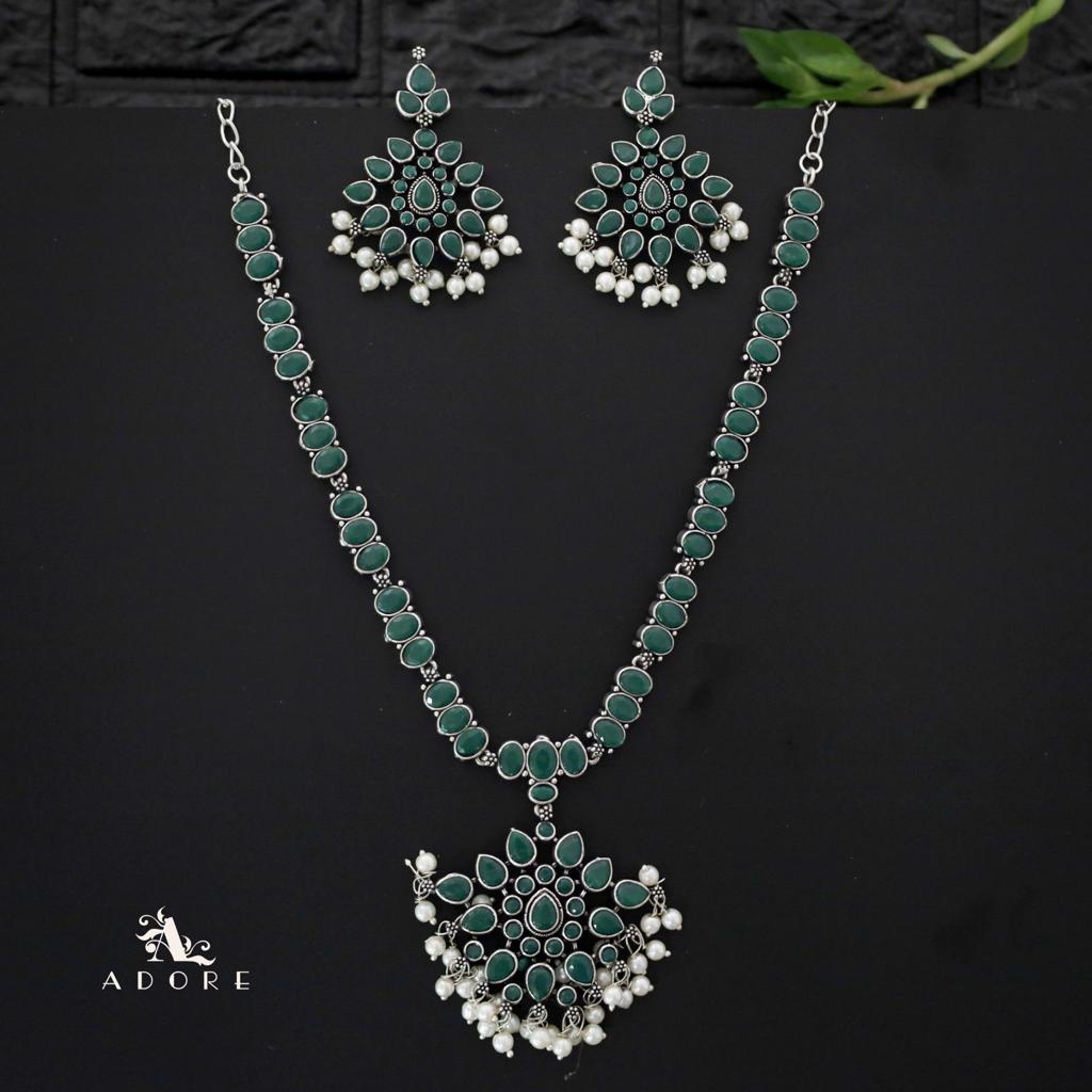 Kelly Neckpiece With Earring