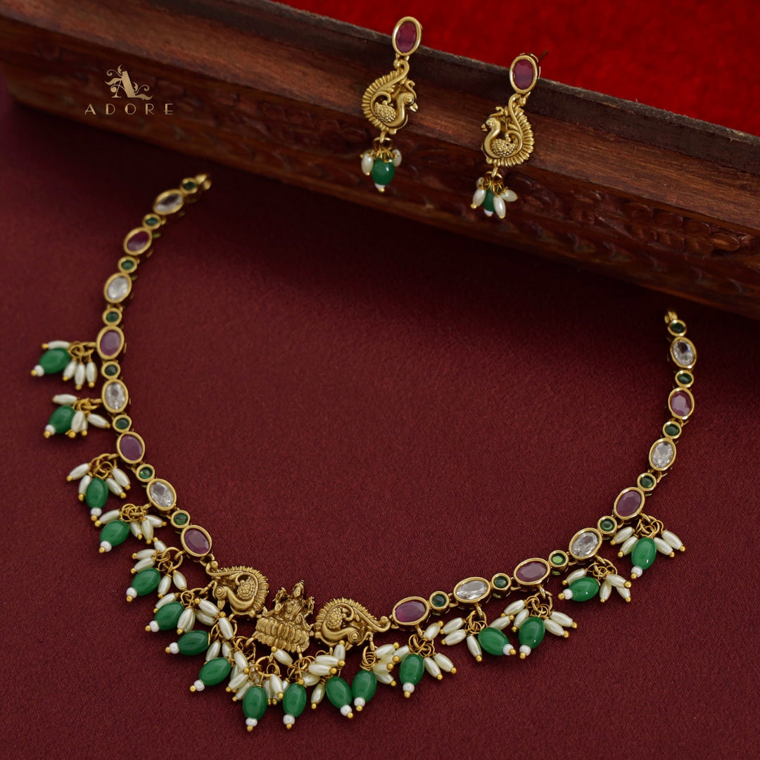 Aruna Devi Padma Short Neckpiece With Earring