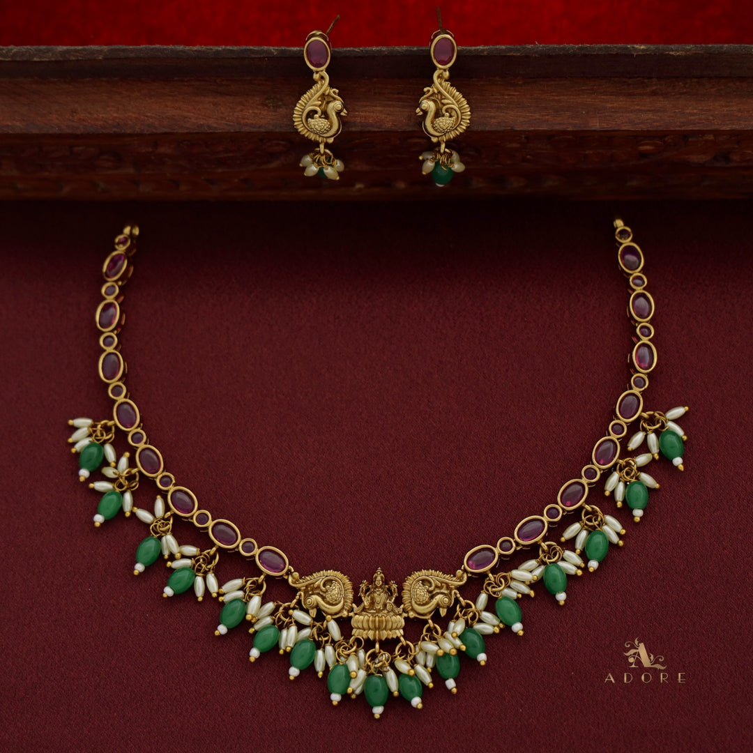 Aruna Devi Padma Short Neckpiece With Earring