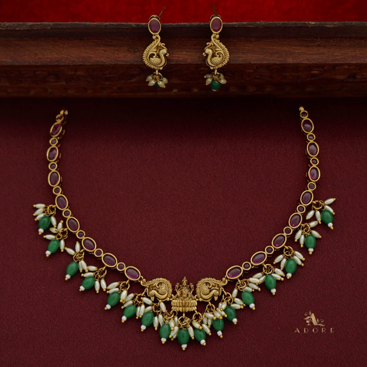 Aruna Devi Padma Short Neckpiece With Earring