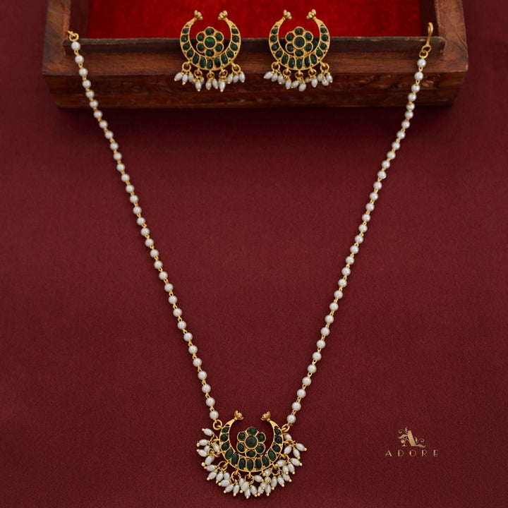 Dhrupali Chandra Pearl Neckpiece With Earring