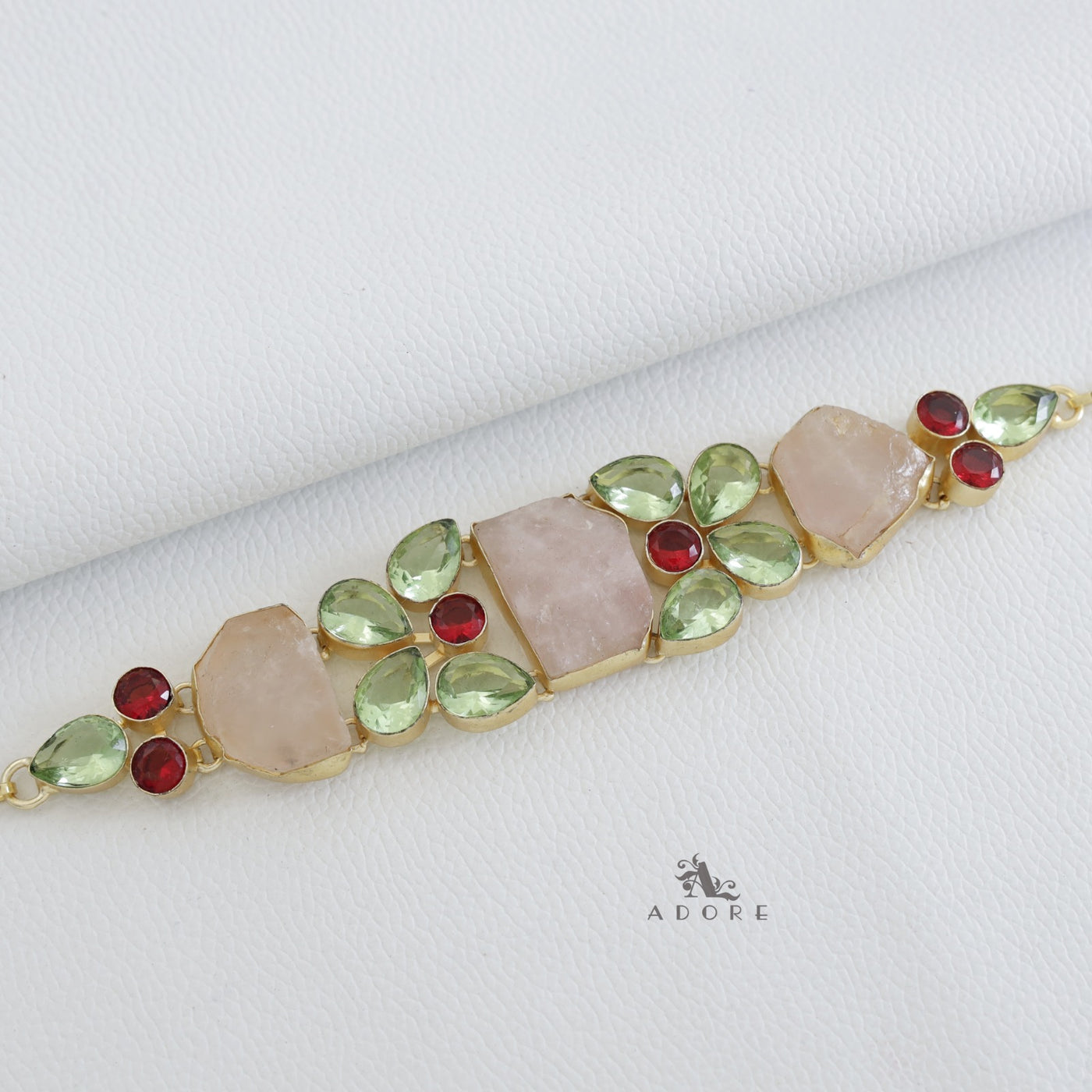 Naithra Choker
