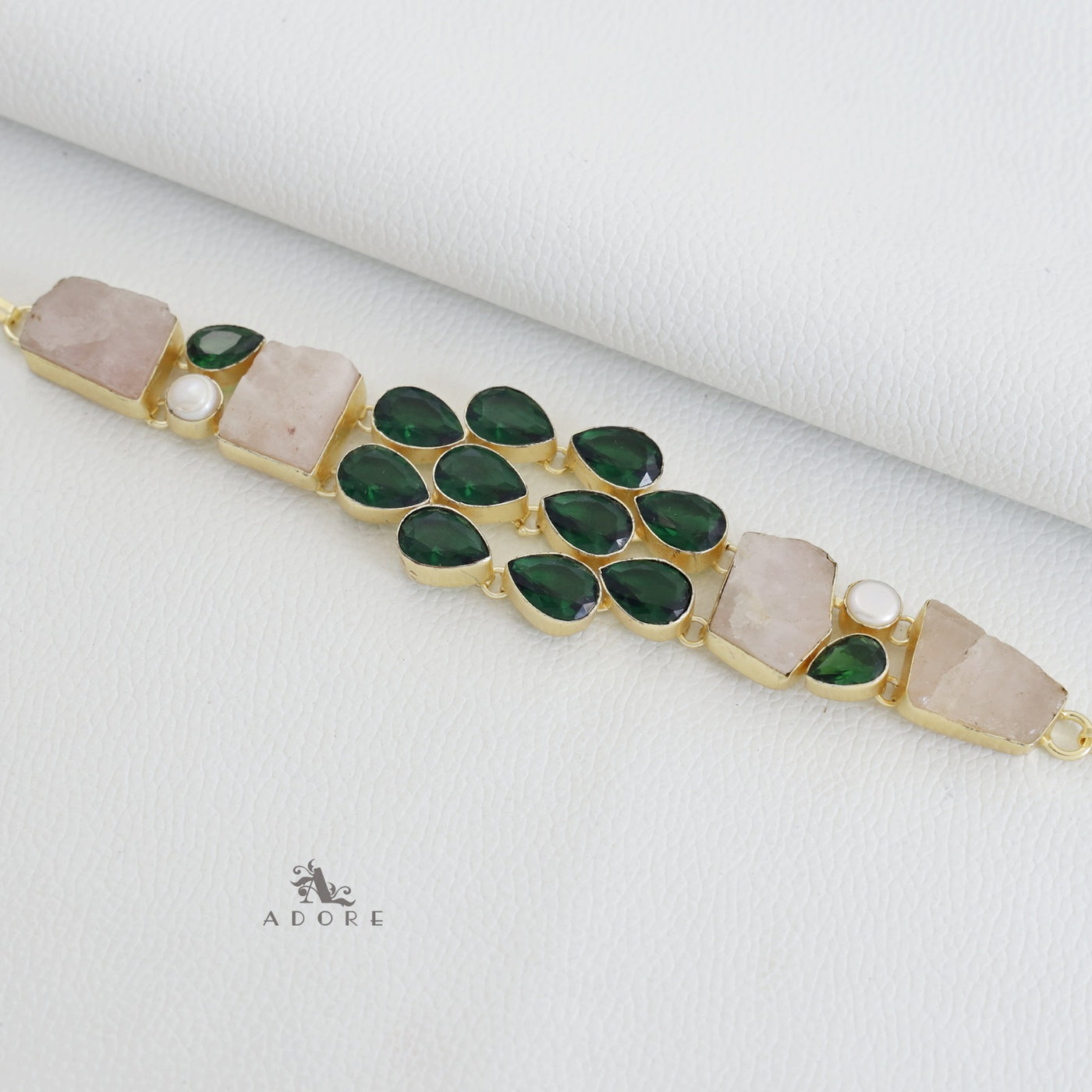 Daayini Choker