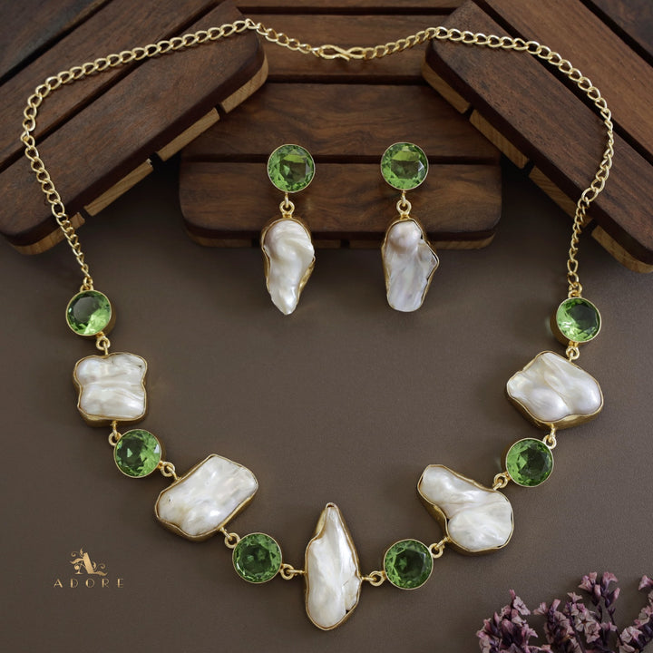 Baroque Round Glossy Short Neckpiece / Choker With Earring