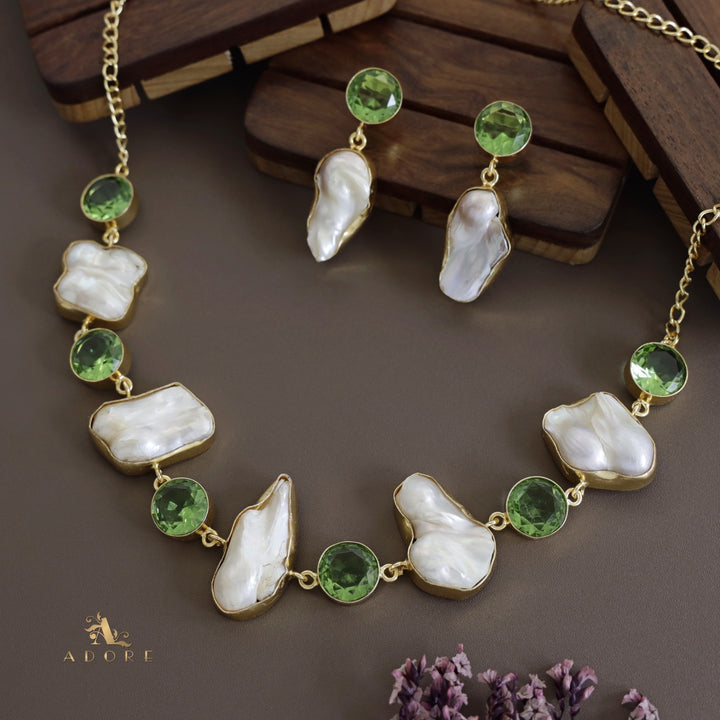 Baroque Round Glossy Short Neckpiece / Choker With Earring