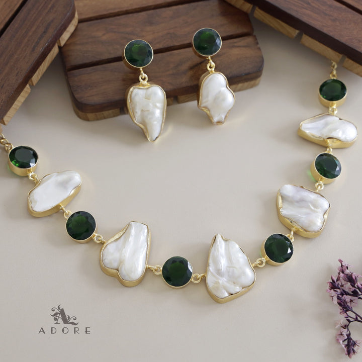 Baroque Round Glossy Short Neckpiece / Choker With Earring