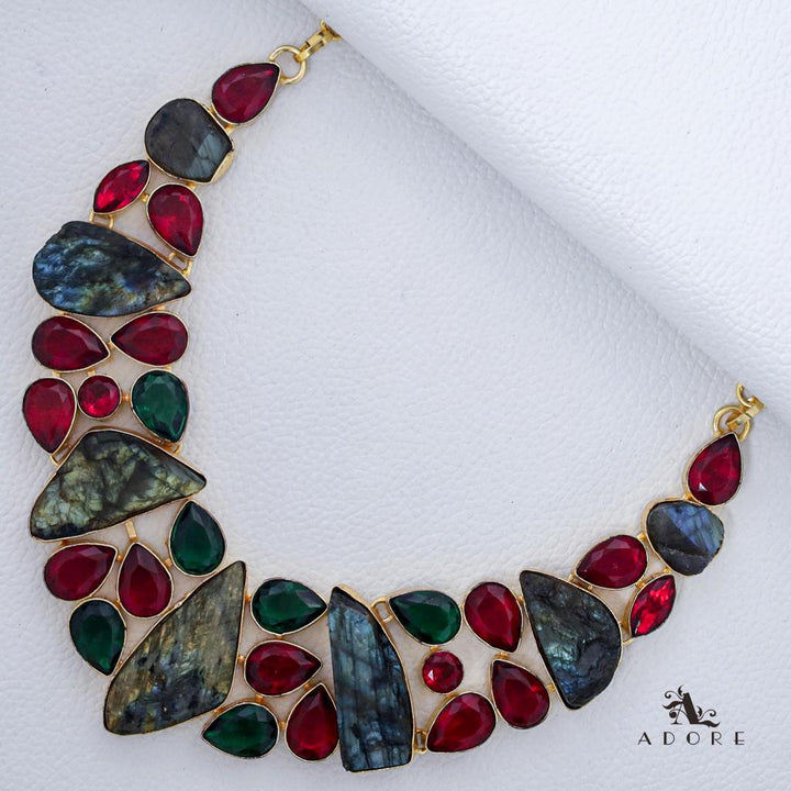 Evrene Bold Neckpiece