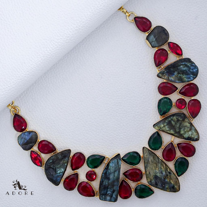 Evrene Bold Neckpiece