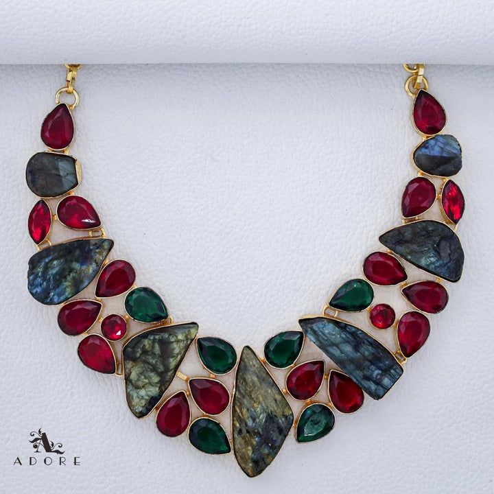 Evrene Bold Neckpiece