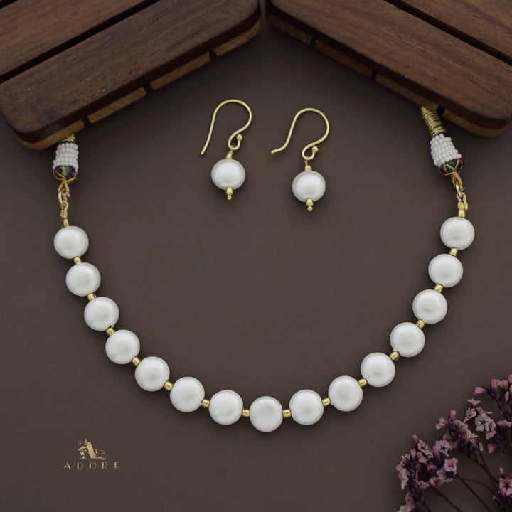 Aldora Pearl Short Neckpiece With Drop