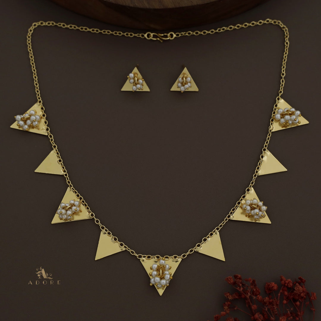 Jiya Golden Triangle Cluster Pearl Neckpiece With Earring