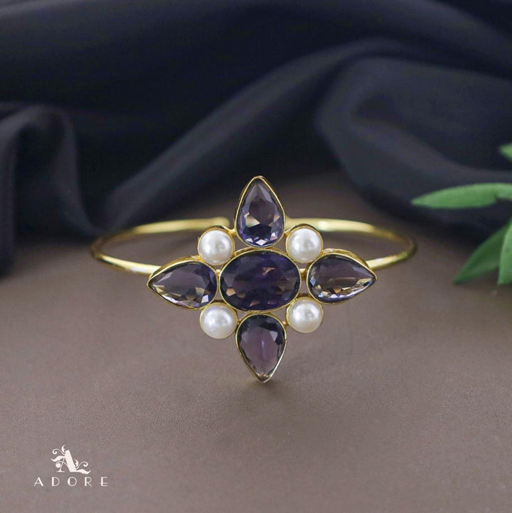 Glossy Oval + Drop Tetra Pearl Bangle