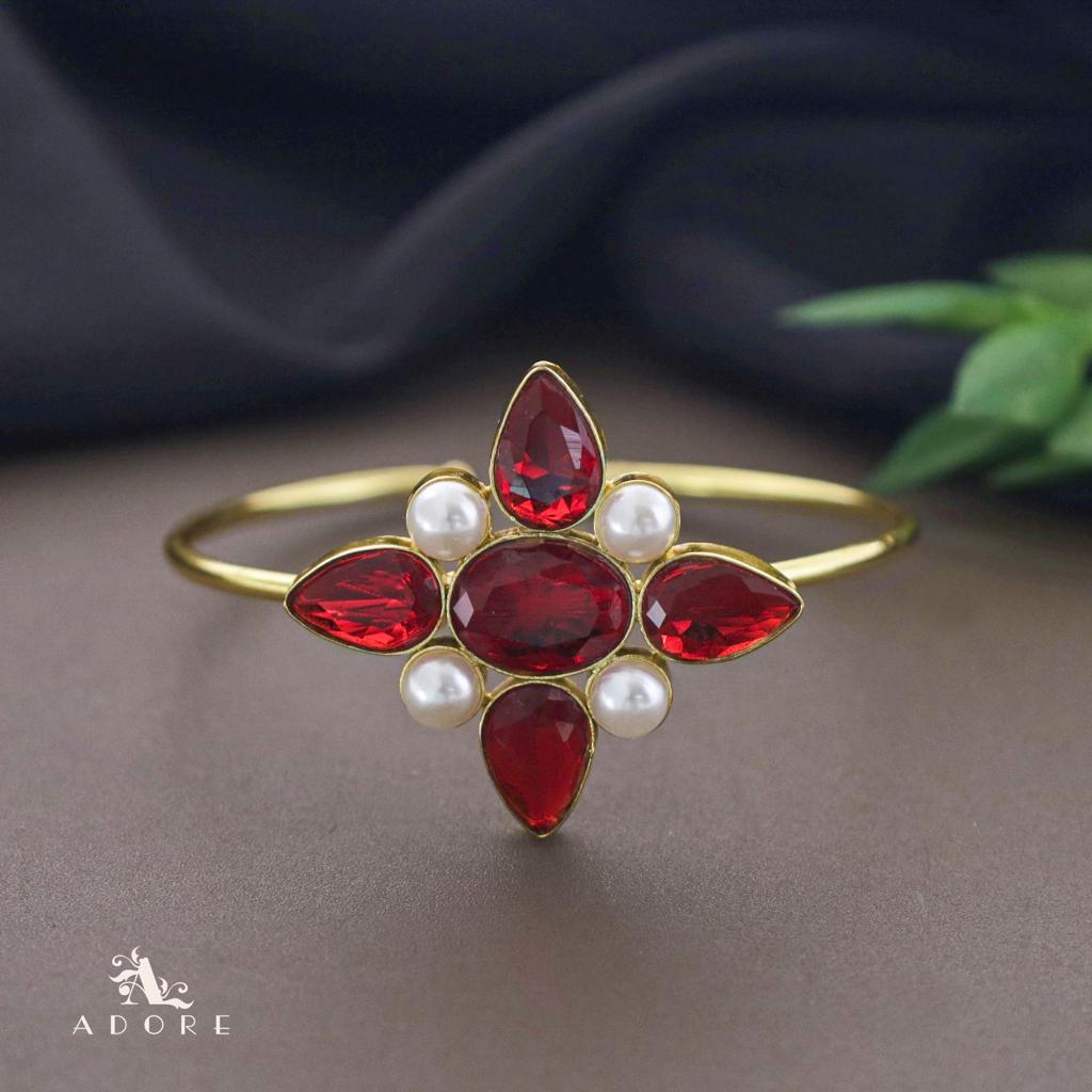 Glossy Oval + Drop Tetra Pearl Bangle