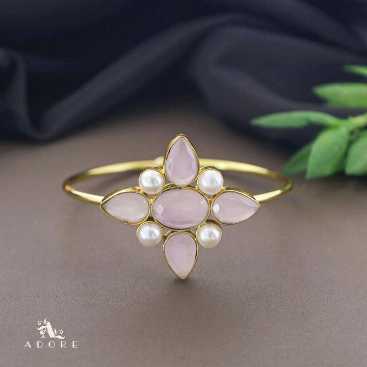 Glossy Oval + Drop Tetra Pearl Bangle