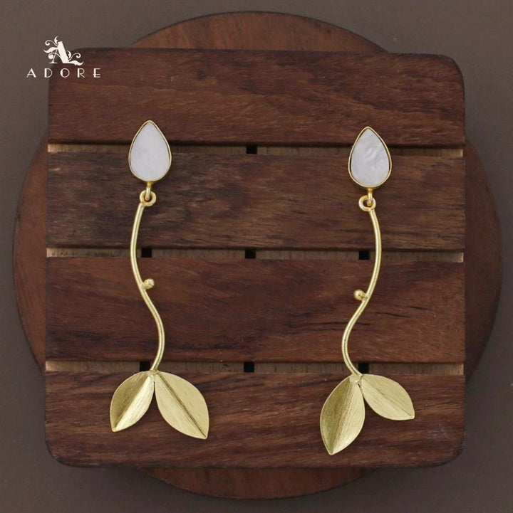 Glossy Drop Golden Curvy Twin Fold Leaf Earring